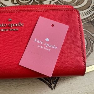 Brand New Kate Spade Zips Around Wallet
